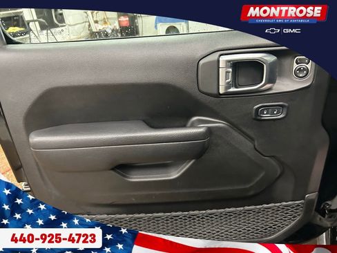 Used 2024 Jeep Wrangler Unlimited w/ Convenience Group AWD/4WD image 9