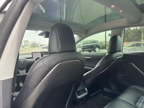 Used 2021 Tesla Model 3 Performance image 34