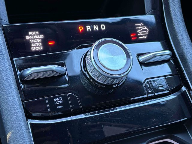 Used 2024 Jeep Grand Cherokee Summit AWD/4WD image 26