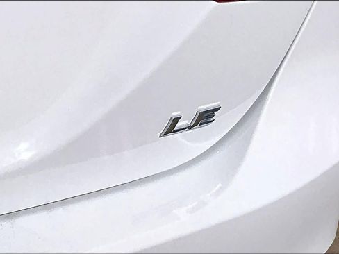 Used 2021 Toyota Camry LE FWD image 10