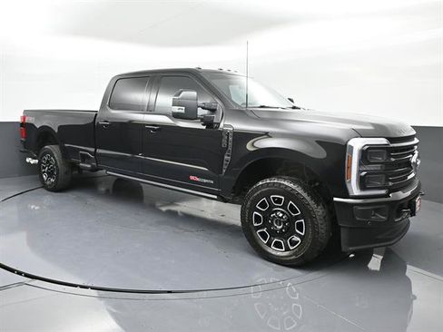 Used 2025 Ford F350 Platinum w/ FX4 Off-Road Package AWD/4WD image 2
