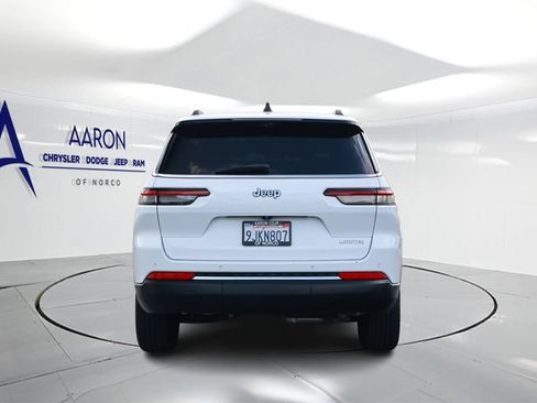 Used 2023 Jeep Grand Cherokee L Limited w/ Luxury Tech Group II RWD image 3