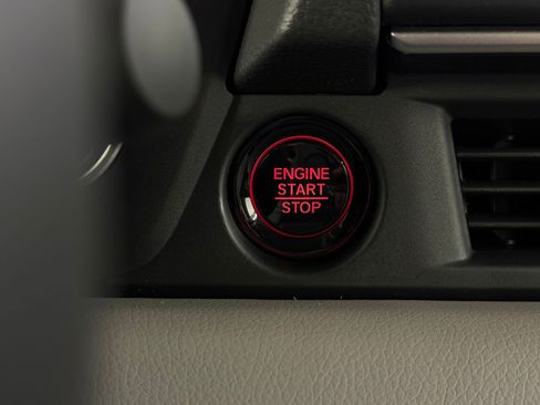 New 2025 Honda Pilot Touring image 29