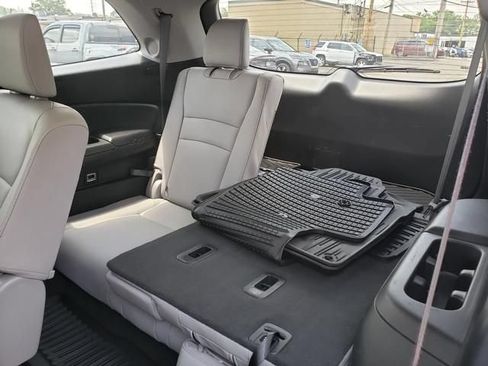 Used 2022 Honda Pilot Touring image 14