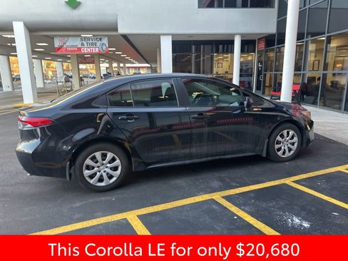 Used 2025 Toyota Corolla LE image 9