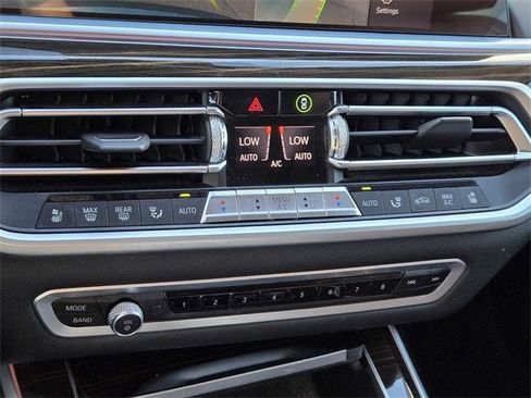 Used 2020 BMW X7 xDrive40i w/ Premium Package image 16