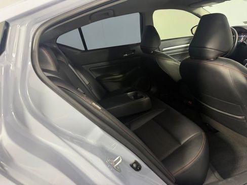 Used 2024 Nissan Altima 2.5 SR FWD image 29