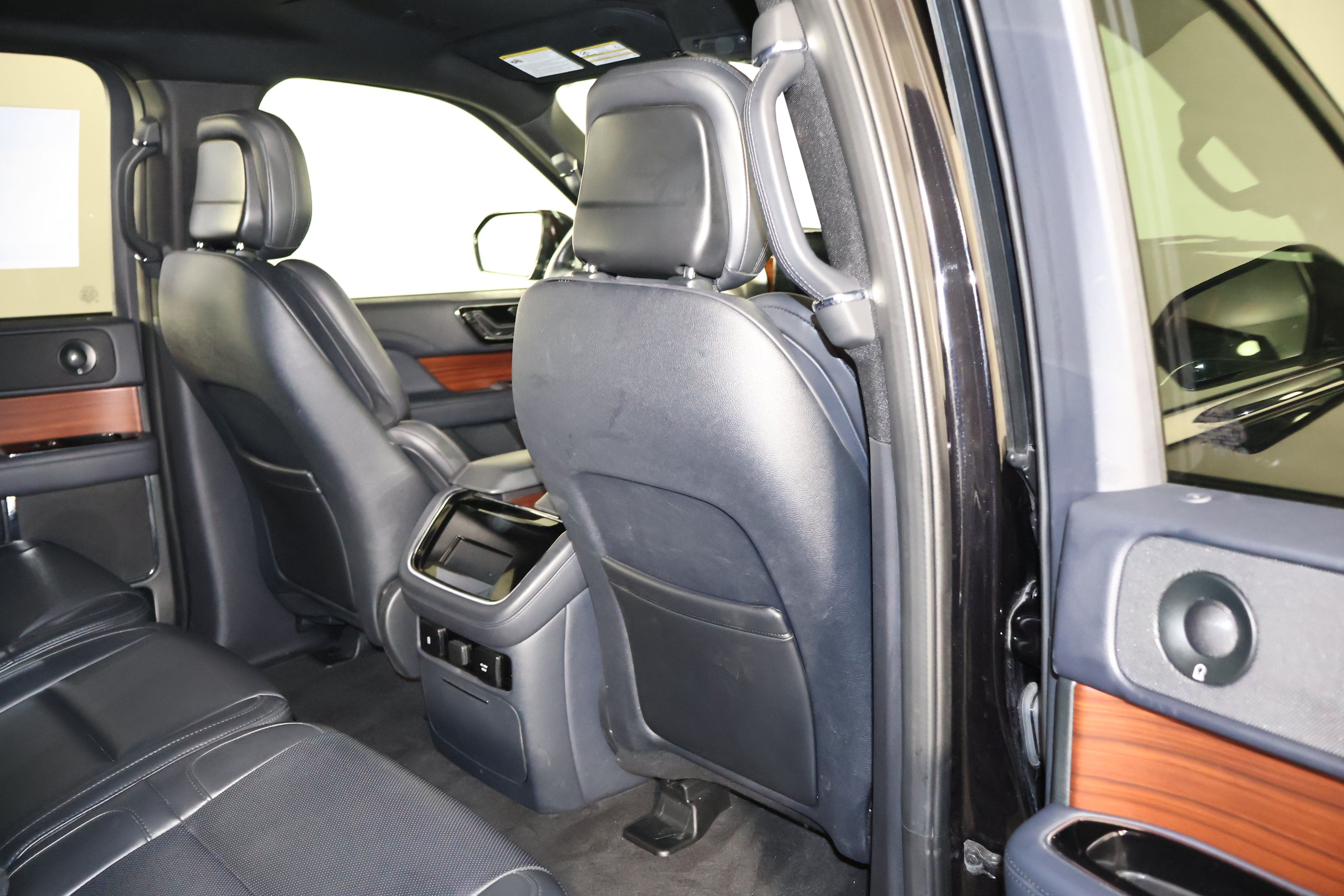 Used 2024 Lincoln Navigator Premiere AWD/4WD image 48