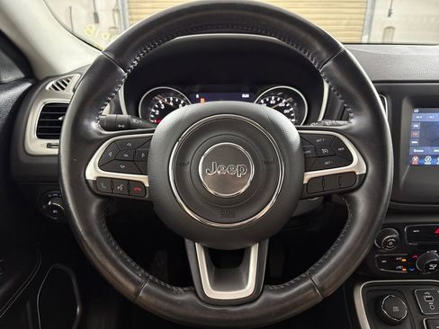 Used 2018 Jeep Compass Latitude w/ Popular Equipment Group image 13