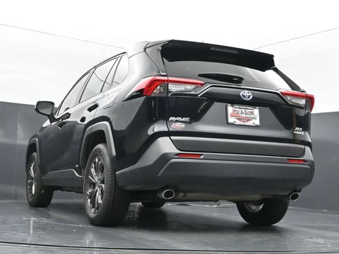Used 2023 Toyota RAV4 XLE Premium AWD/4WD image 38