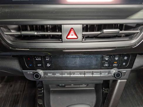 Certified 2024 Kia Seltos S image 30