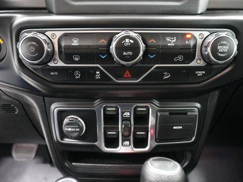 Used 2020 Jeep Wrangler Unlimited Sport AWD/4WD image 21