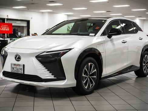 Certified 2023 Lexus RZ 450e Premium w/ Technology Package image 3