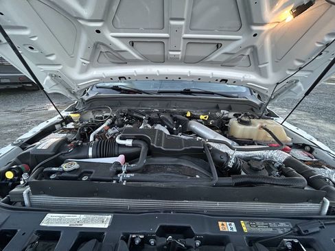 Used 2014 Ford F550 4x4 Crew Cab Super Duty image 24