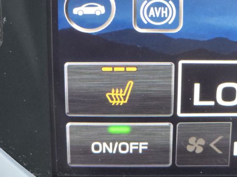 Used 2023 Subaru Ascent Onyx Edition AWD/4WD image 11