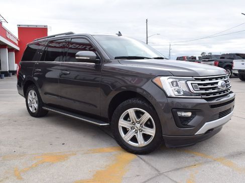 Used 2018 Ford Expedition XLT w/ Equipment Group 202A image 6