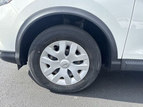 Used 2020 Nissan Rogue Sport S image 10