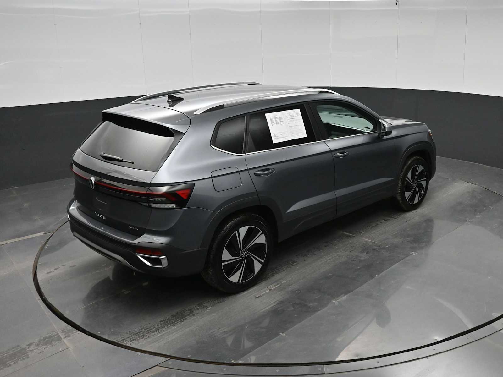 Used 2026 Volkswagen Taos SE AWD/4WD image 31