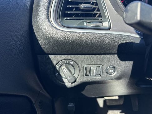 Used 2022 Dodge Challenger GT w/ Blacktop Package image 9