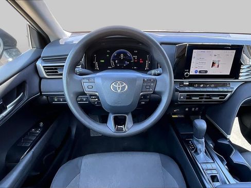 Used 2025 Toyota Camry LE FWD image 6