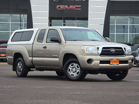 Used 2007 Toyota Tacoma PreRunner image 2