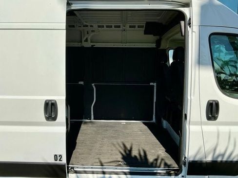 Used 2025 RAM ProMaster 2500 w/ Convenience Group FWD image 14