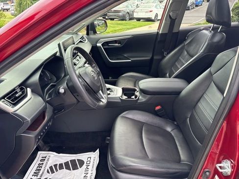 Used 2019 Toyota RAV4 Limited w/ Advanced Technology Package AWD/4WD image 24