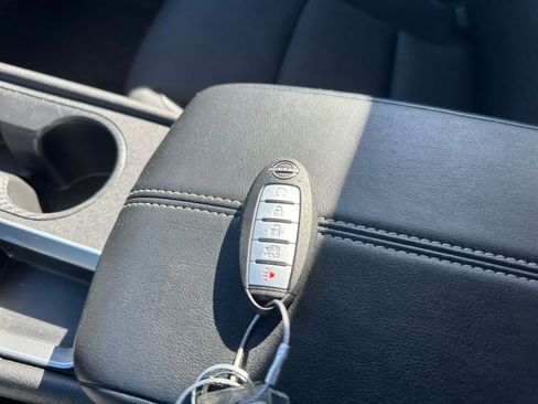 Used 2025 Nissan Altima 2.5 SV image 21