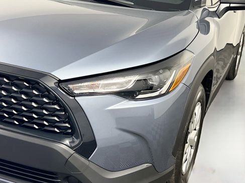 Used 2025 Toyota Corolla Cross L image 11