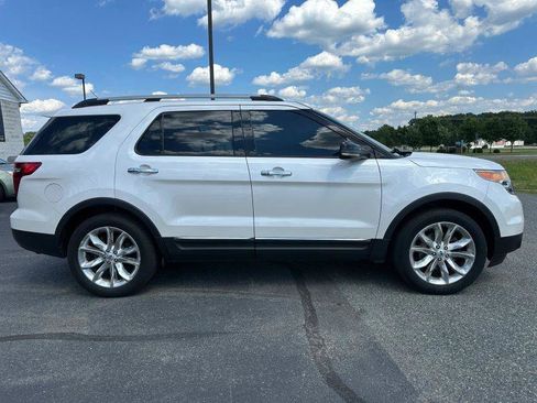 Used 2013 Ford Explorer XLT AWD/4WD image 3