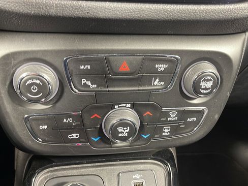 Used 2021 Jeep Compass Limited w/ Sun and Sound Group image 20