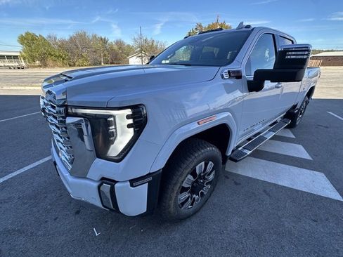 New 2026 GMC Sierra 2500 Denali w/ Denali Reserve Package image 11