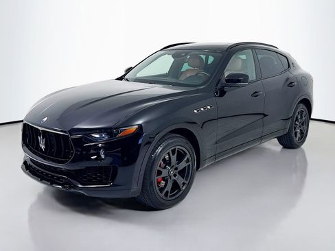 Used 2021 Maserati Levante AWD/4WD image 3