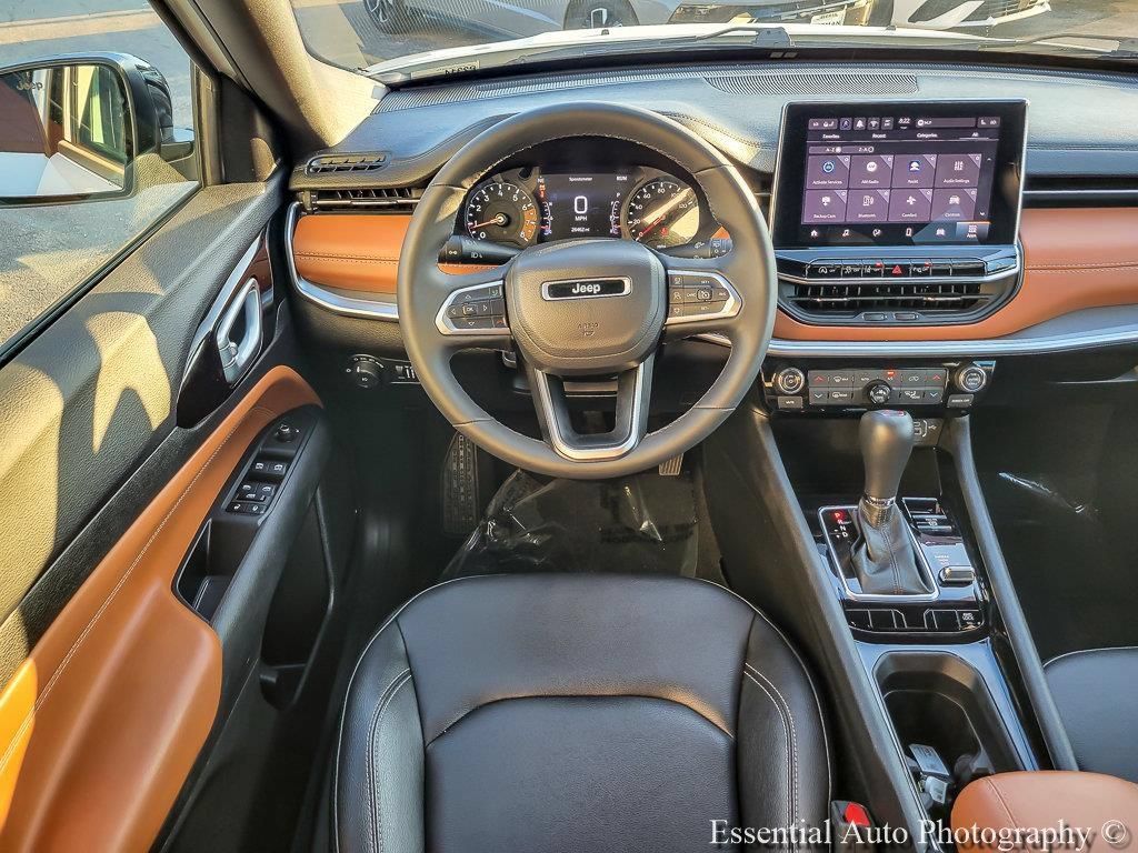 Certified 2025 Jeep Compass Limited AWD/4WD image 15