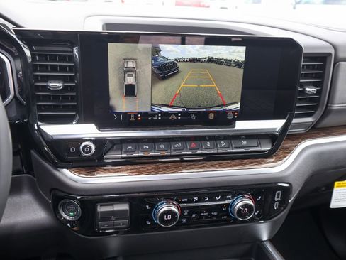 New 2026 GMC Sierra 1500 Elevation image 16