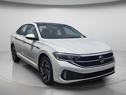 Used 2023 Volkswagen Jetta SEL FWD image 4
