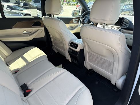 Certified 2025 Mercedes-Benz GLE 450e 4MATIC w/ Winter Package image 16