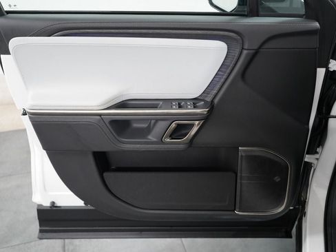 Used 2023 Rivian R1S Adventure AWD/4WD image 19