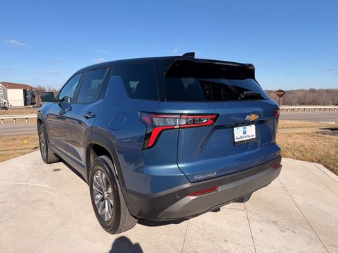 Used 2025 Chevrolet Equinox LT w/ Safety and Technology Package image 3