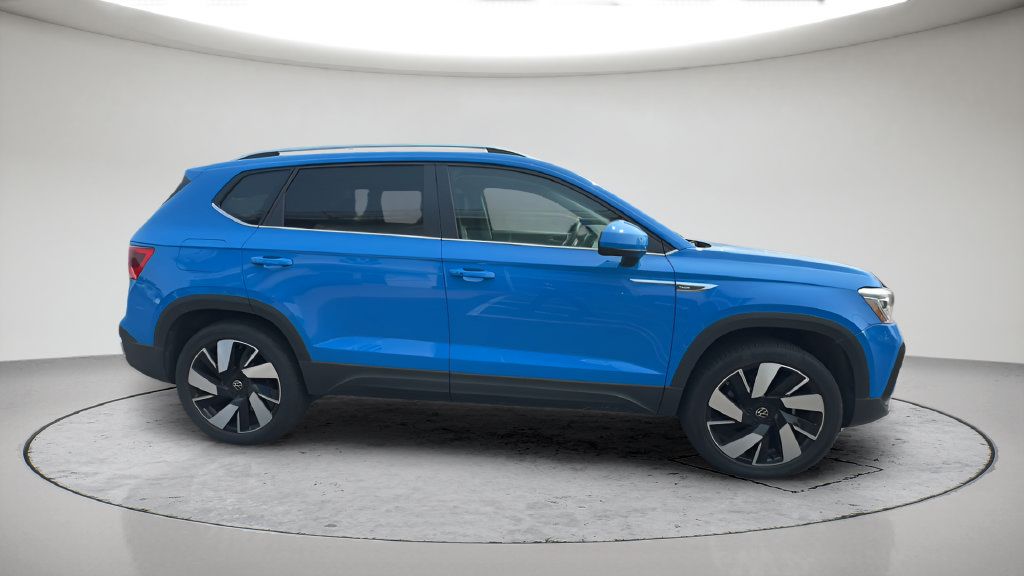 Used 2024 Volkswagen Taos SEL AWD/4WD image 9