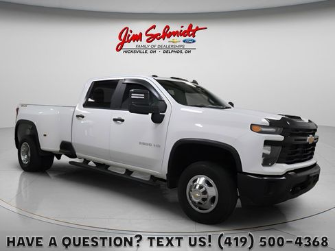Used 2025 Chevrolet Silverado 3500 W/T image 1