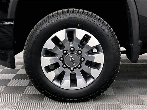 Used 2022 Chevrolet Silverado 2500 LTZ w/ Carhartt Edition image 9