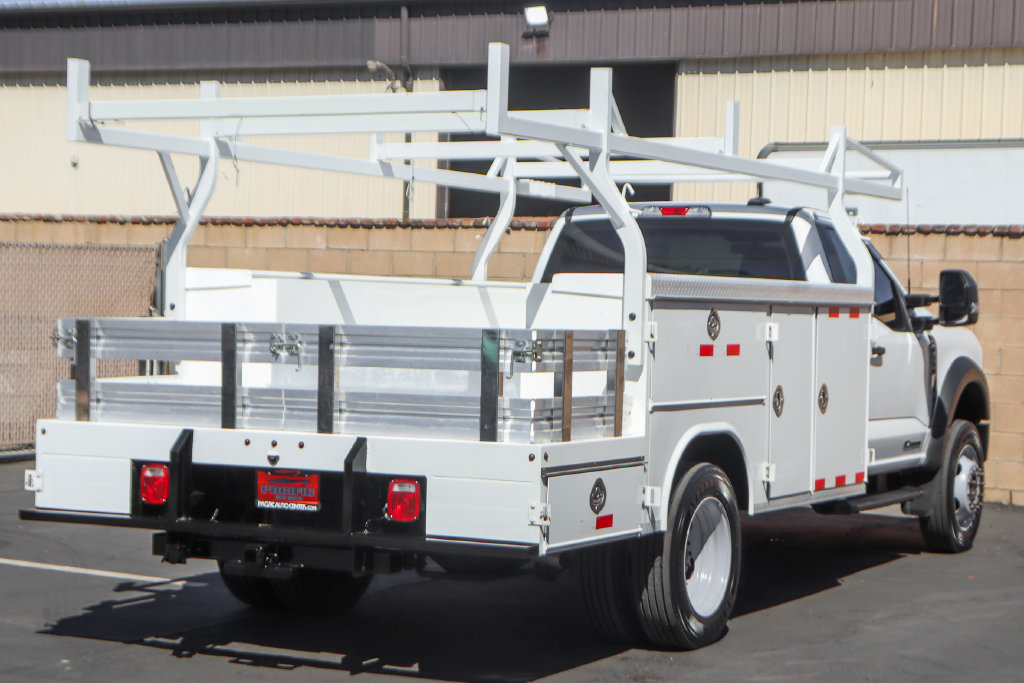 Used 2023 Ford F550 2WD Regular Cab Super Duty image 9