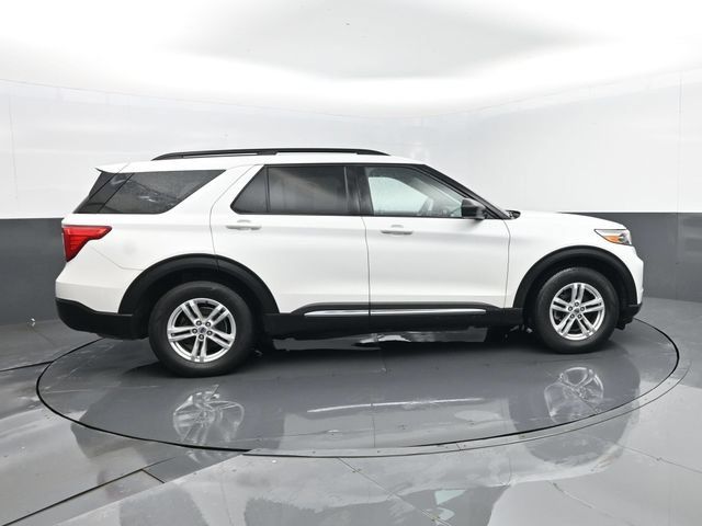 Used 2020 Ford Explorer XLT w/ Equipment Group 202A AWD/4WD image 28