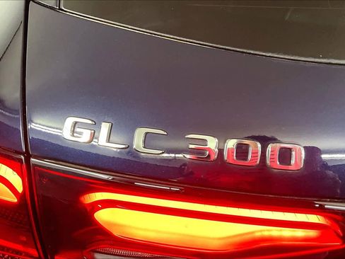 Used 2023 Mercedes-Benz GLC 300 4MATIC image 10