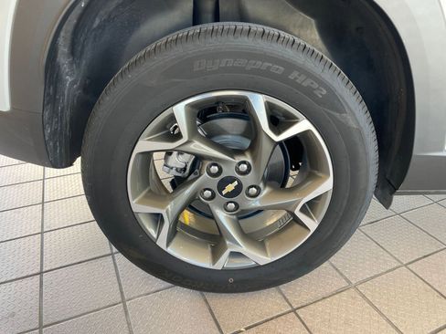 Used 2025 Chevrolet Trax LT image 29