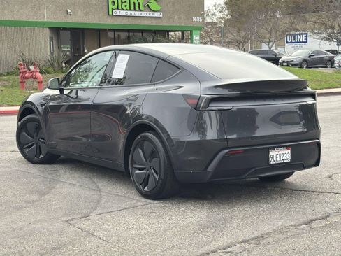 Used 2026 Tesla Model Y 2WD image 6