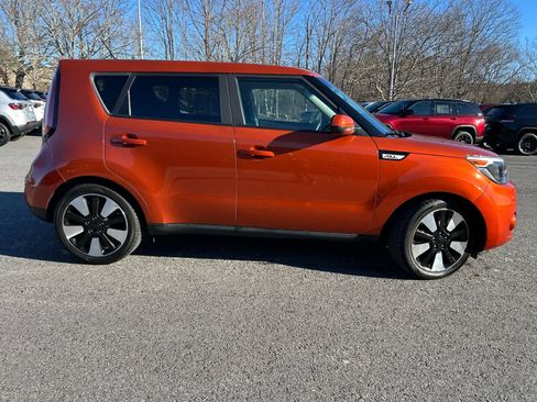 Used 2018 Kia Soul + image 5