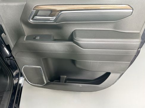 Used 2023 Chevrolet Silverado 1500 LT AWD/4WD image 28