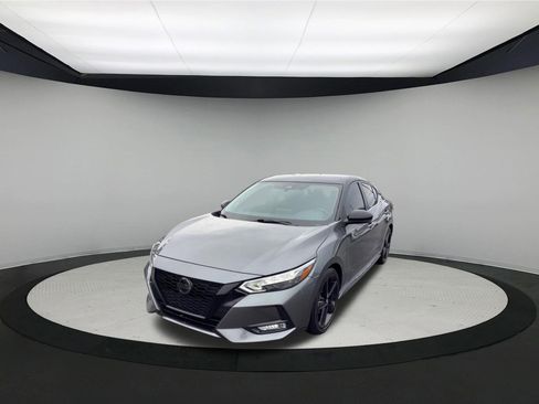 Used 2023 Nissan Sentra SR w/ Midnight Edition Package FWD image 4